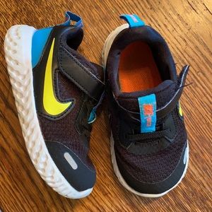 Nike Revolution Toddler Boy Sneaker